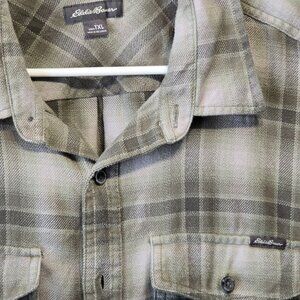 Eddie Bauer Light Green Flannel Shirt in Tall XL